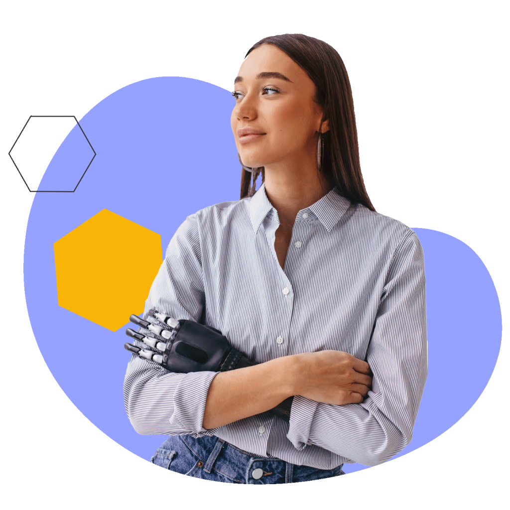 Donna con protesi alla mano